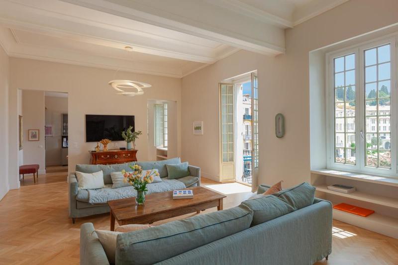 Appartement - 174 m² - 5 pièces