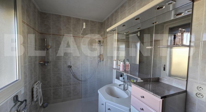 Maison - 97 m² - 5 pièces