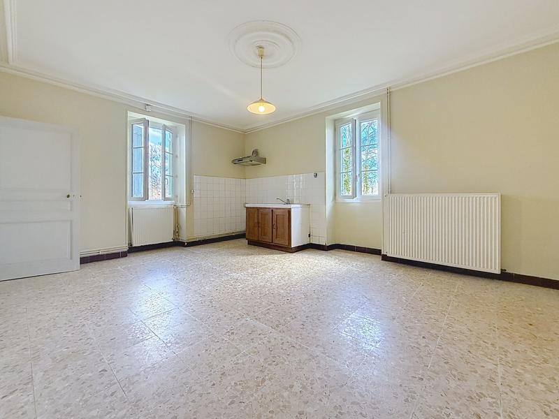 Maison - 217 m² - 6 pièces