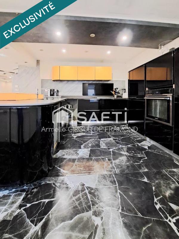 Maison - 177 m² - 8 pièces