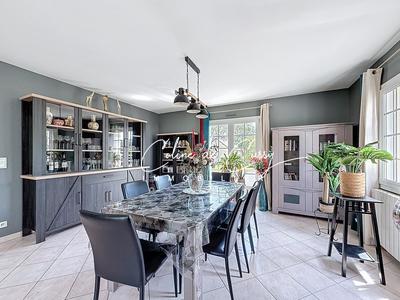 Maison - 184 m² - 6 pièces