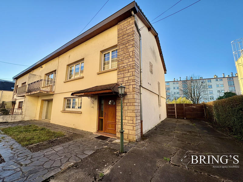 Maison - 187 m² - 8 pièces