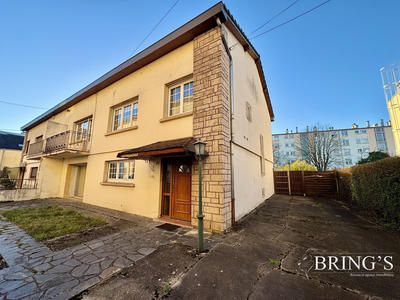 Maison - 187 m² - 8 pièces