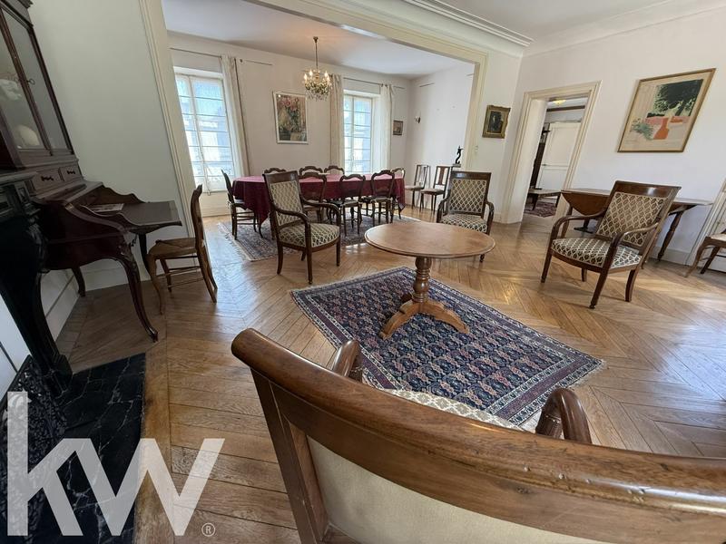 Maison ancienne - 246 m² - 7 pièces