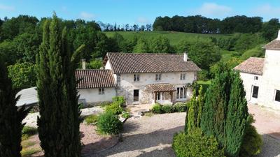 Propriété - 390 m² - 12 pièces