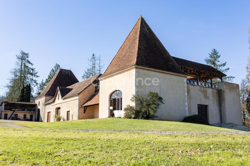 Propriété - 500 m² - 10 pièces