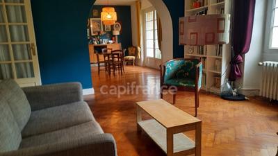 Maison - 210 m² - 5 pièces