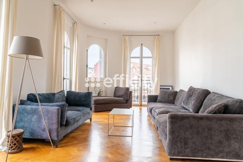 Appartement - 168 m² - 6 pièces