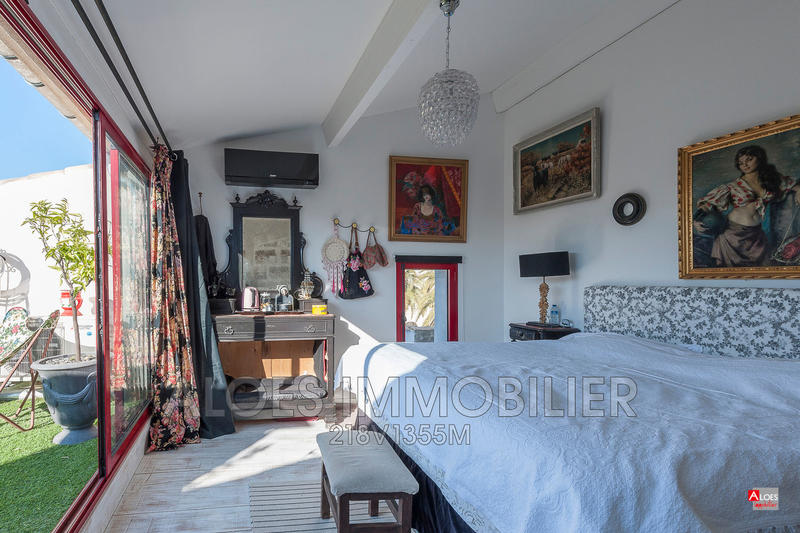 Maison - 220 m² - 7 pièces