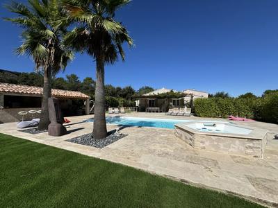 Propriété - 270 m² - 10 pièces