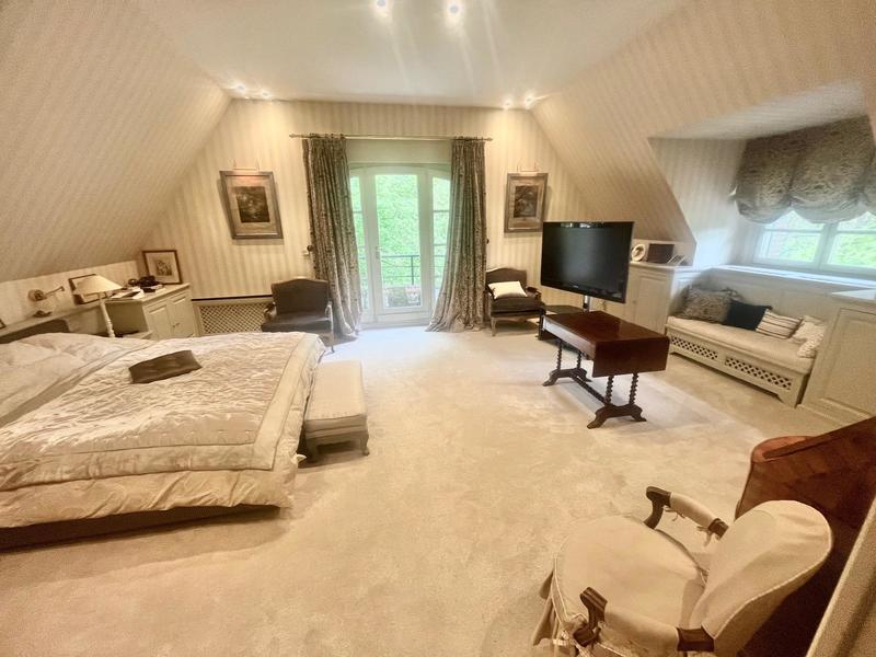 Maison d'architecte - 275 m² - 9 pièces