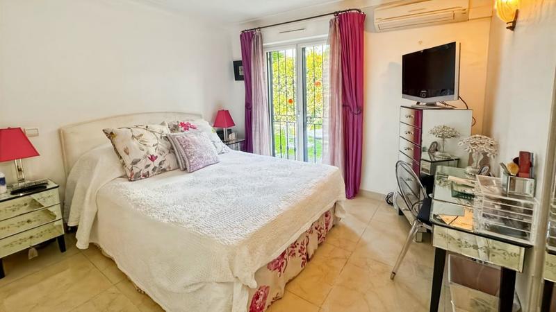 Appartement - 95 m² - 4 pièces