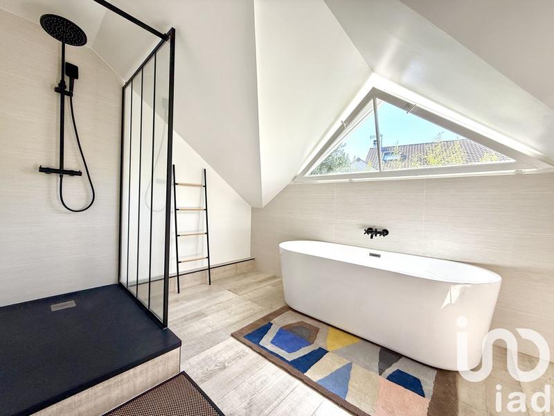 Maison - 187 m² - 7 pièces