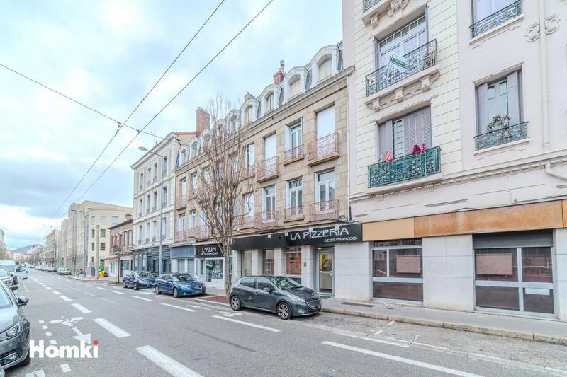 Local commercial - 130 m² - 5 pièces