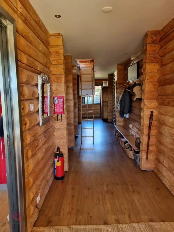 Maison de bois - 180 m² - 5 pièces