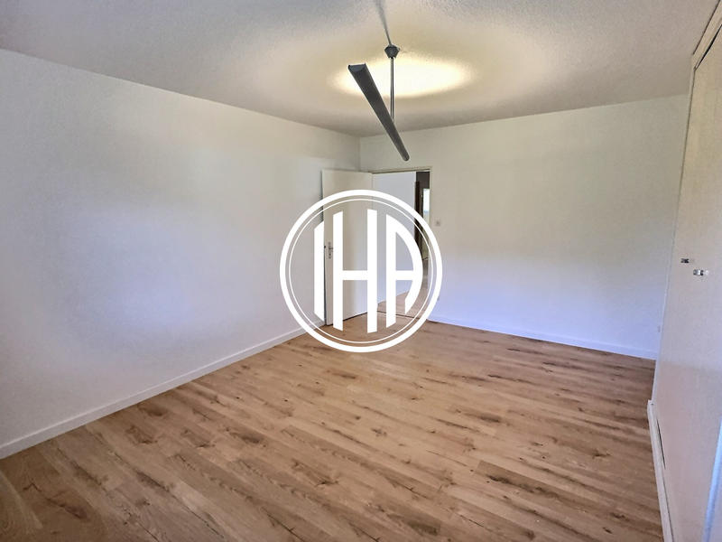 Local d'activités - 61 m²