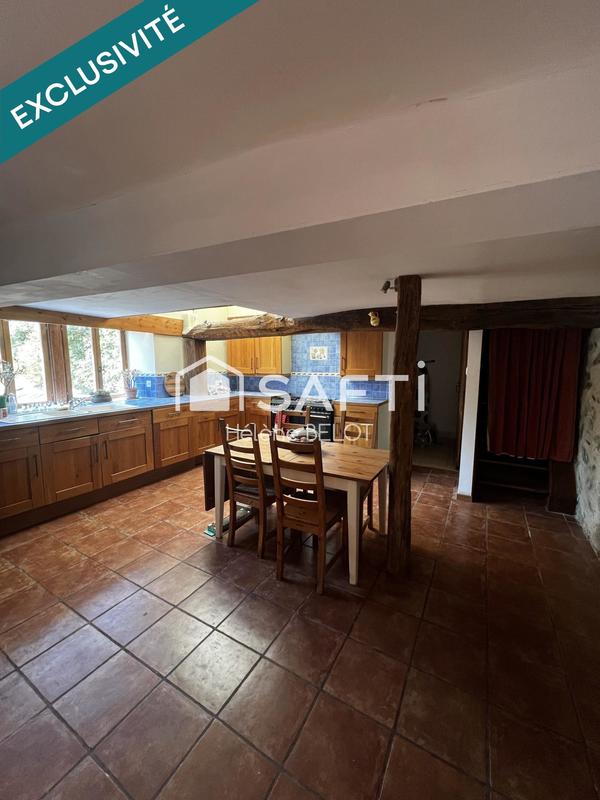 Maison - 240 m² - 7 pièces