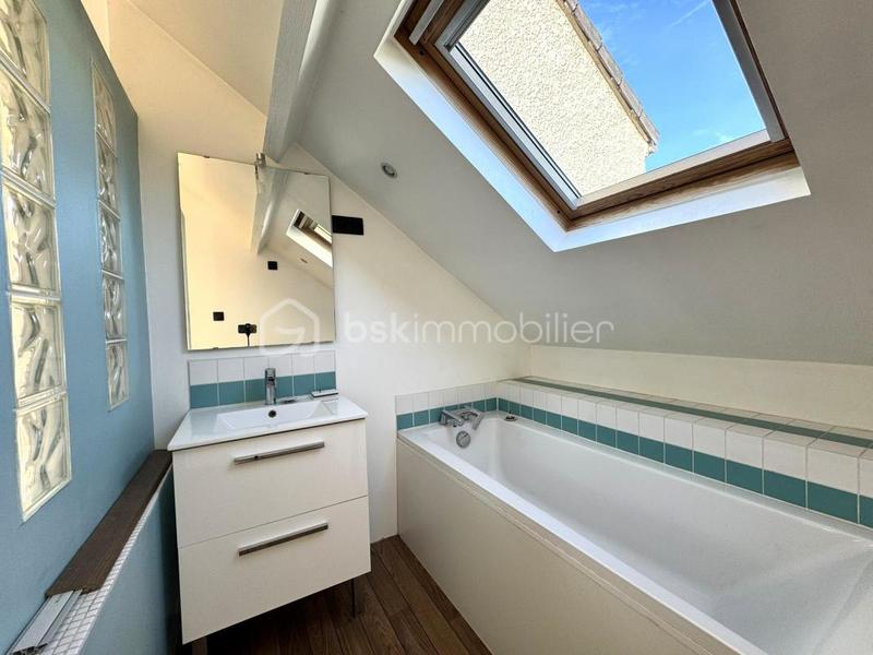 Maison - 94 m² - 5 pièces