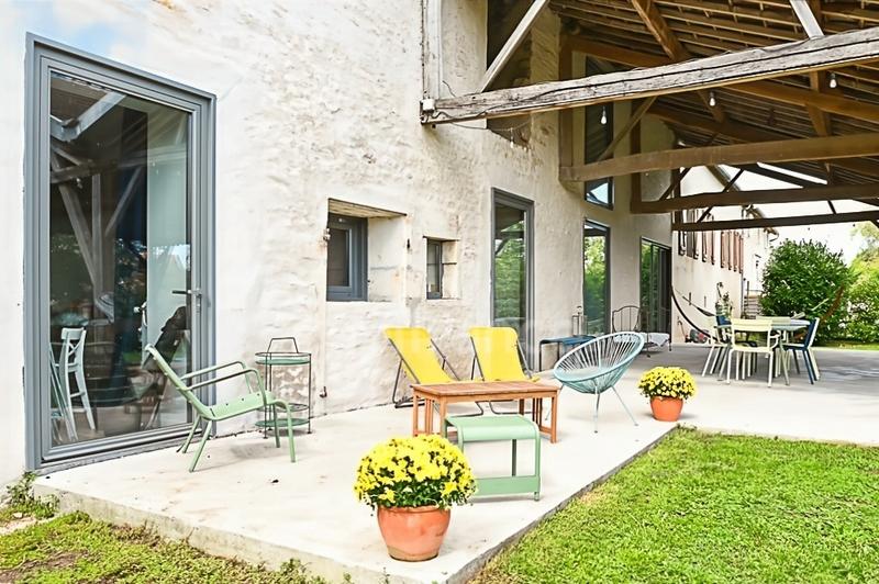 Maison - 300 m² - 13 pièces