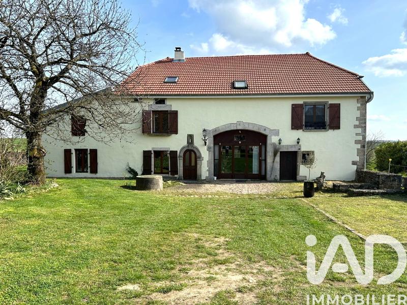 Maison - 330 m² - 9 pièces