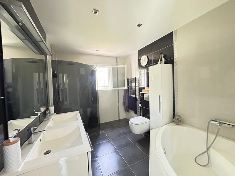 Villa - 130 m² - 4 pièces