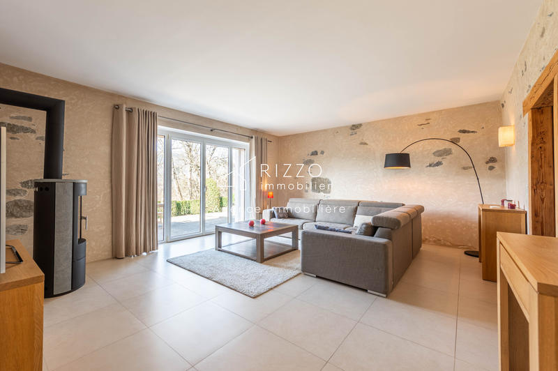 Maison - 202 m² - 8 pièces