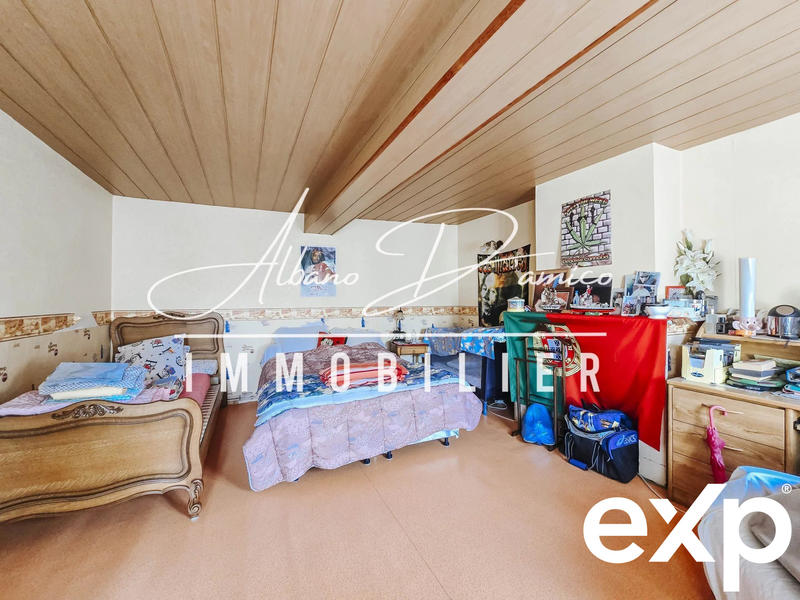 Maison - 166 m² - 7 pièces