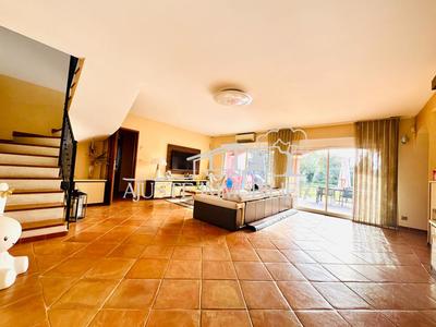 Maison - 160 m² - 5 pièces