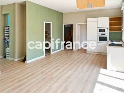 Propriété - 288 m² - 17 pièces