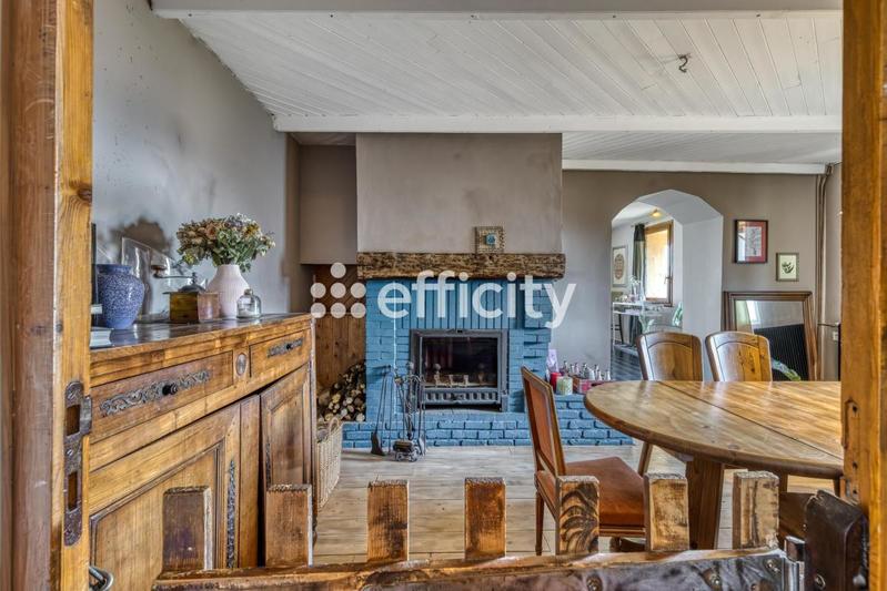 Maison - 228 m² - 9 pièces