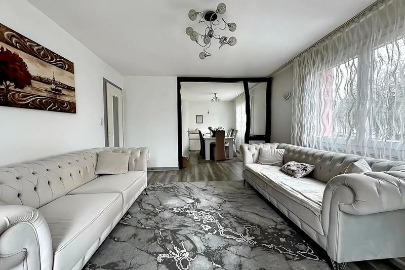 Maison - 165 m² - 8 pièces