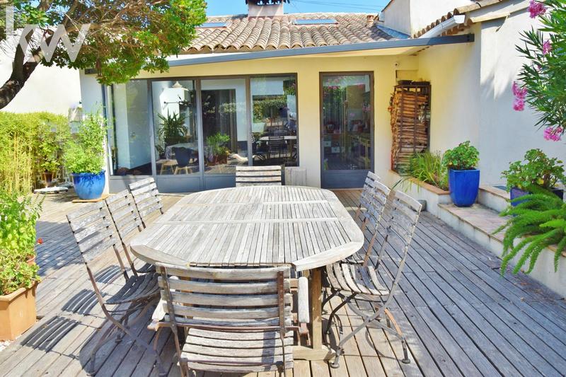 Villa - 300 m² - 10 pièces