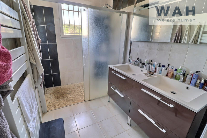 Villa - 167 m² - 6 pièces