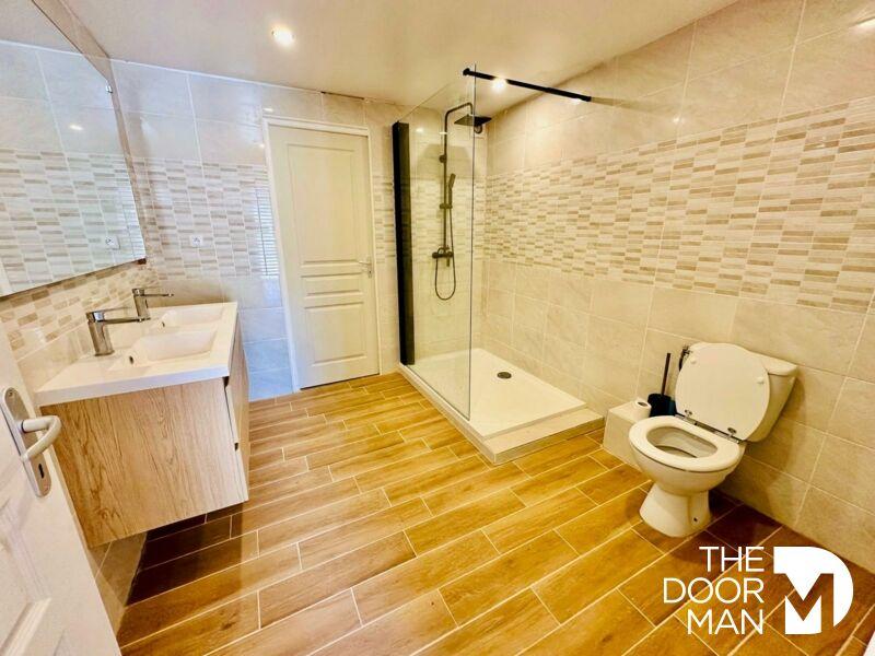 Maison - 310 m² - 13 pièces