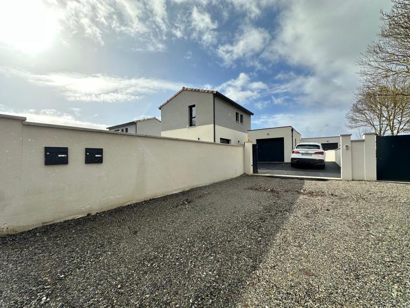 Maison - 90 m² - 4 pièces