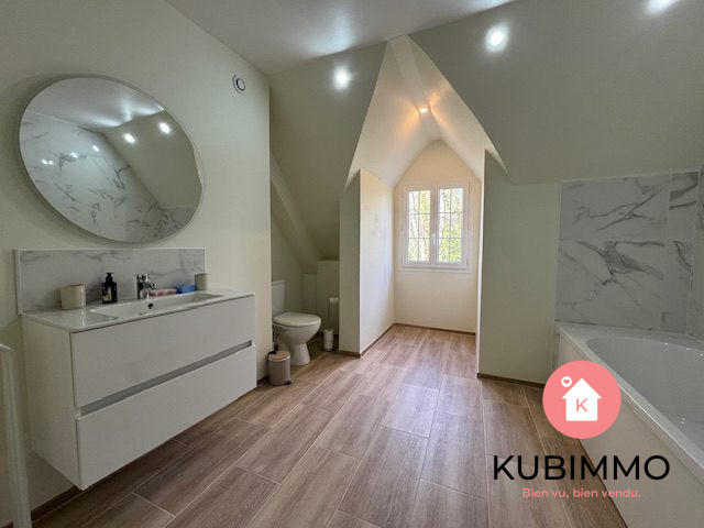 Maison - 212 m² - 8 pièces