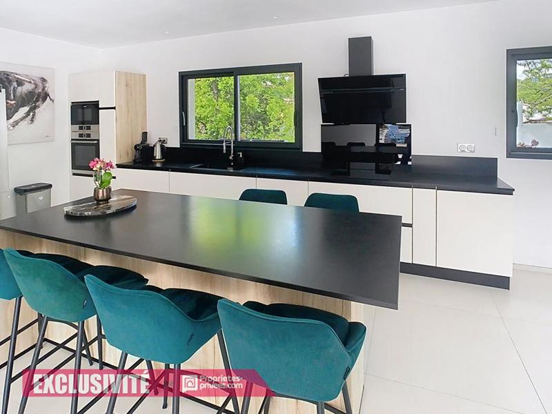 Maison - 151 m² - 6 pièces