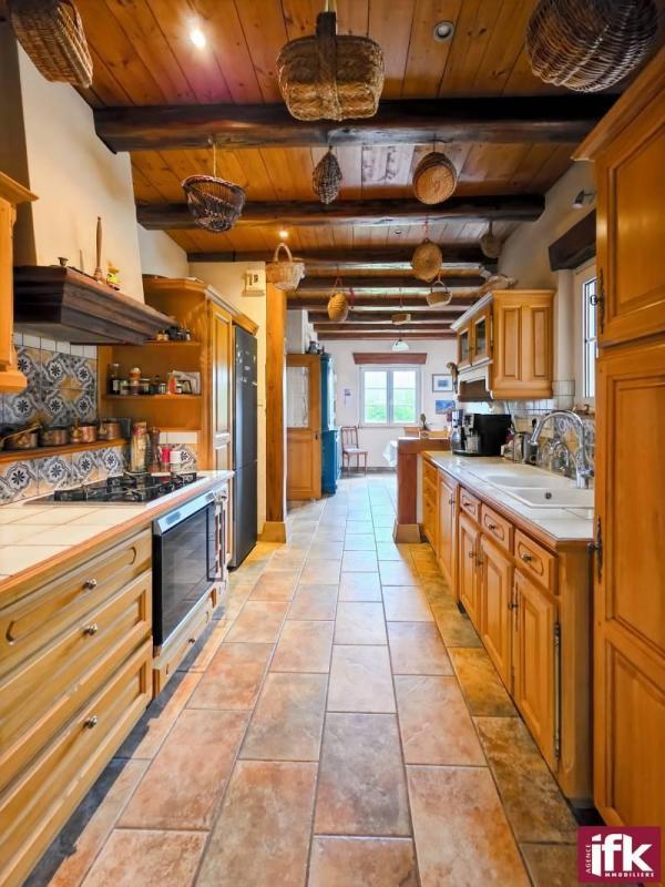 Propriété - 370 m² - 10 pièces