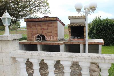 Maison - 238 m² - 13 pièces