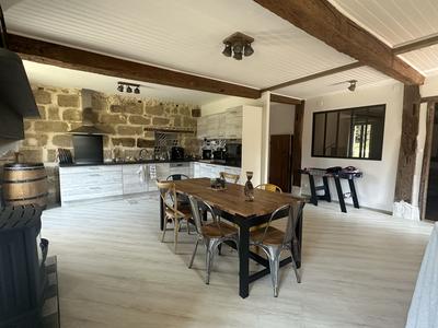 Maison traditionnelle - 178 m² - 4 pièces