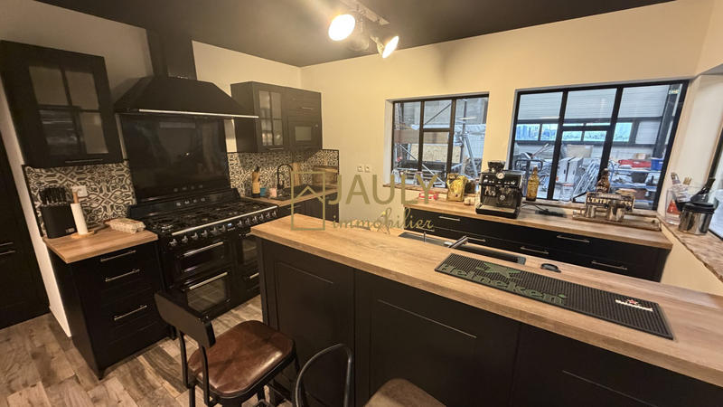 Local commercial - 453 m²