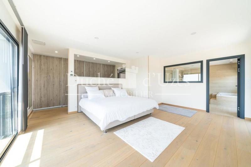 Villa - 300 m² - 9 pièces