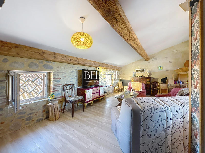 Maison - 210 m² - 6 pièces