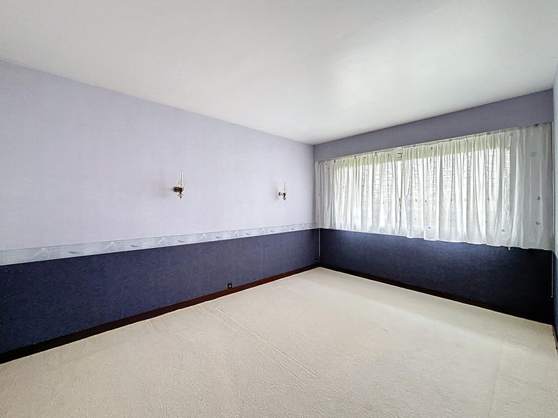 Maison - 240 m² - 7 pièces