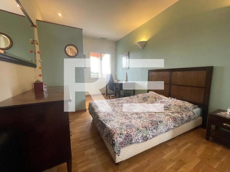 Villa - 320 m² - 10 pièces