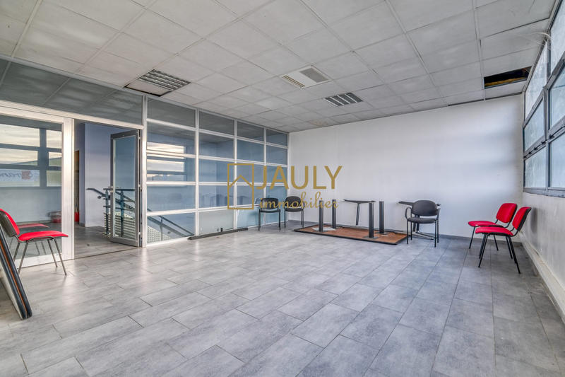 Local commercial - 6 825 m²