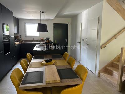 Maison - 94 m² - 4 pièces