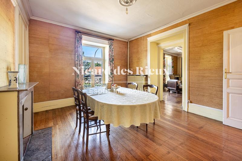 Maison - 278 m² - 12 pièces