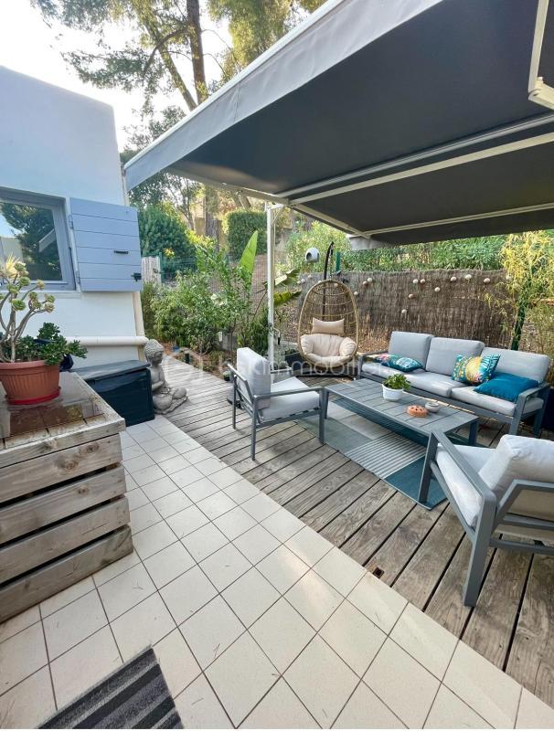 Demeure - 268 m² - 7 pièces