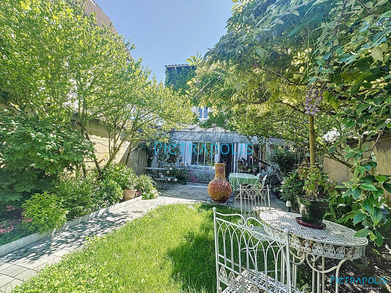 Maison - 198 m² - 7 pièces